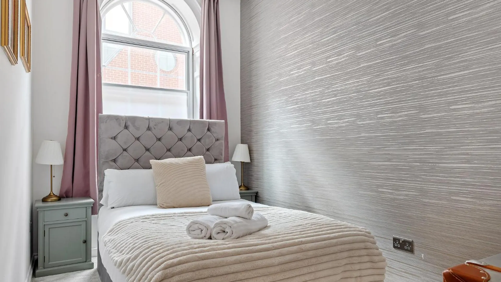 Luxury 2 Bedroom Apartment In Historic Building ノッティンガム
