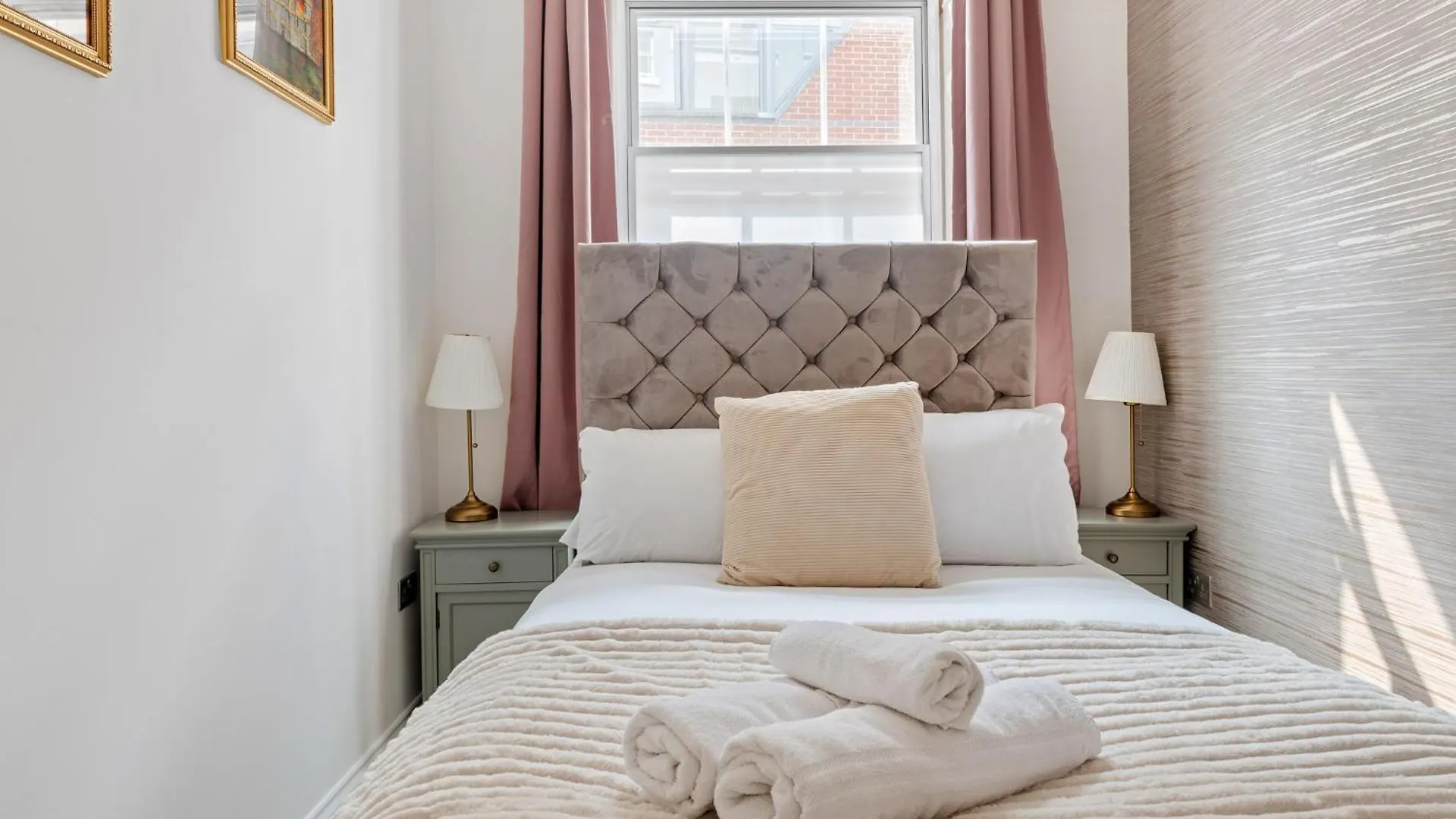 Luxury 2 Bedroom Apartment In Historic Building ノッティンガム イギリス
